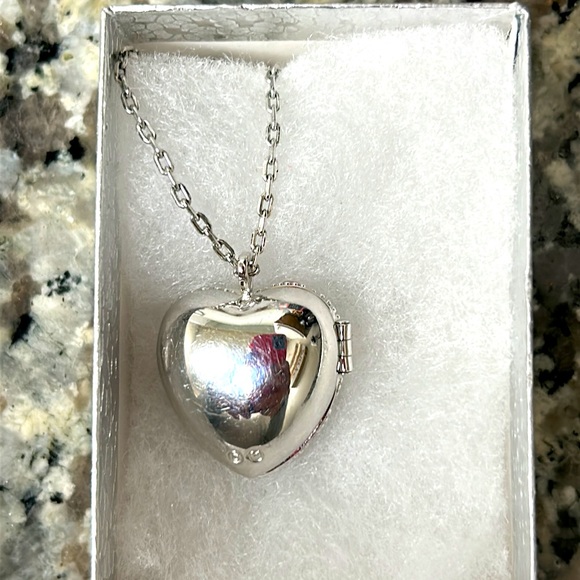SWAROVSKI crystal Locket  New in box, never worn. - Picture 6 of 8